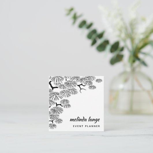 Black White Elegant Botanical Pine Branch Vierkante Visitekaartje (Staand voorkant)