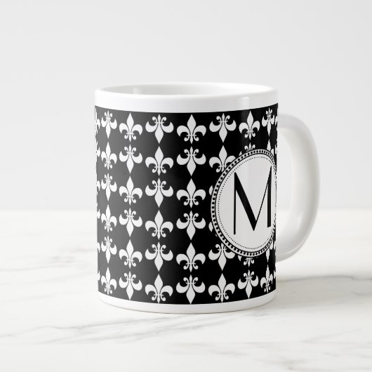 Black | White Fleur de Lis Monogram Pattern Grote Koffiekop (Voorkant rechts)