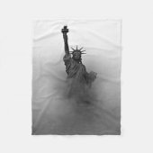 Black & White Fog Statue of Liberty Patriotic USA Fleece Deken (Voorkant)