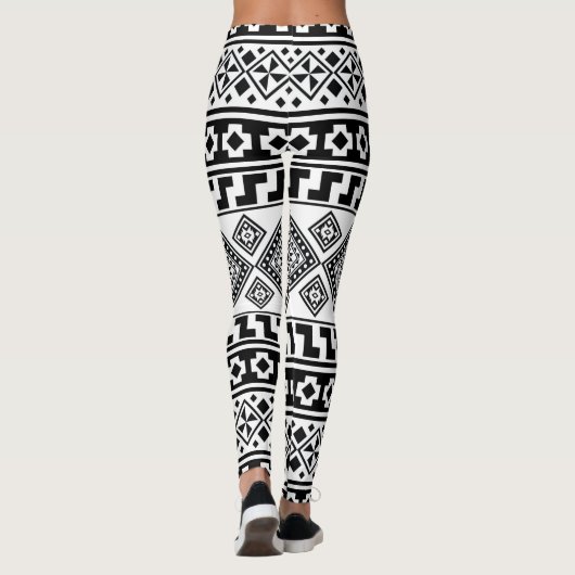 Black White Geometric Tribal Pattern Aztec Boho Leggings (Achterkant)