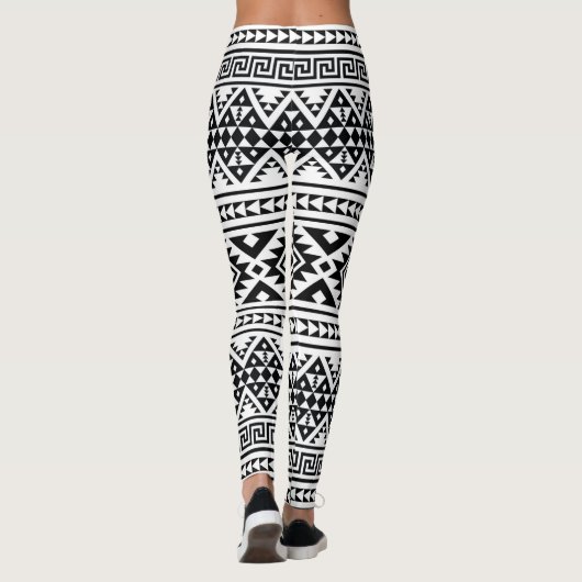 Black White Geometric Tribal Pattern Aztec Boho Leggings (Achterkant)