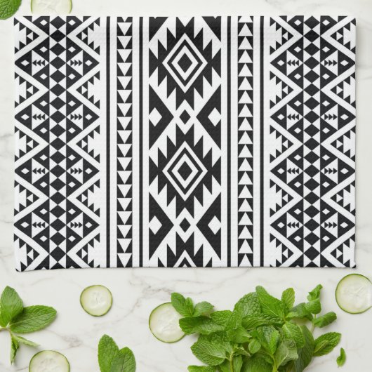 Black White Geometric Tribal Pattern Aztec Boho Theedoek (Gevouwen)