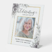 Black, White Gold Minimalist Funeral Reclamebord Met Voetstuk (Voorkant)