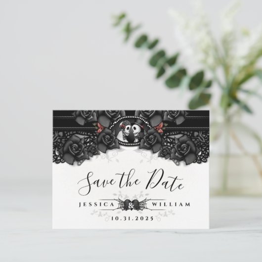 Black White Halloween Lace Wedding Skeletons Aankondigingskaart (Staand voorkant)