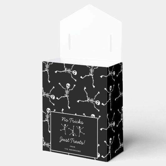 Black & White Hand Drawn Skeleton Halloween Bedankdoosjes (Geopend)