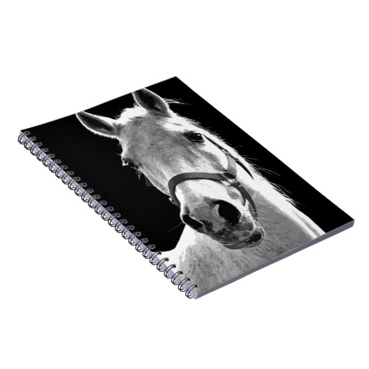 Black White Horse in de nacht close-up Notitieboek (Rechterzijde)