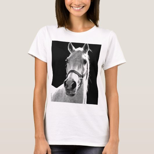 Black White Horse in de nacht close-up T-shirt (Voorkant)
