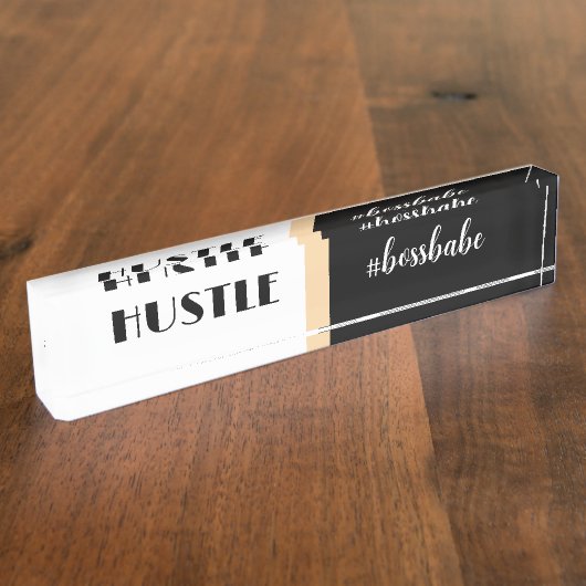 Black White Hustle Boss Babe Naambordje (Zijkant)