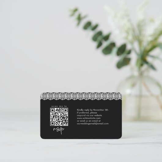 Black White Lace Foto QR Code Weddenschap Website Informatiekaartje (Staand voorkant)