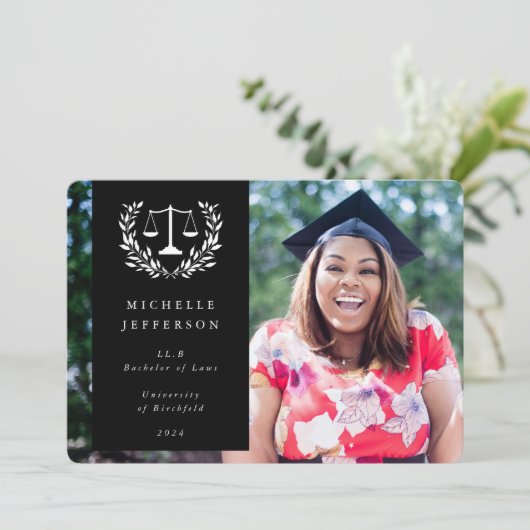 Black+White Law Scales Laurel WreatPhoto Aankondiging (Staand voorkant)