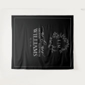 Black White Leafy Crest Monogram Weddenschap Wandkleed (Voorkant (horizontaal))