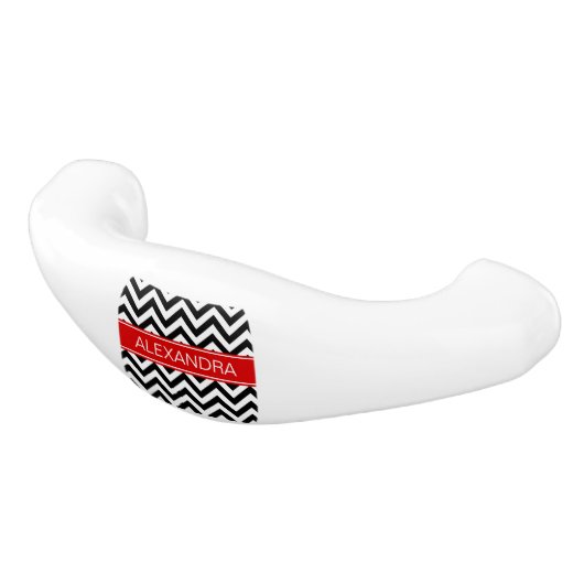 Black White LG Chevron Red Name Monogram Keramische Ladegreep (Gekanteld)