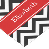 Black White LG Chevron Red Name Monogram Korte Tafelloper (Hoek)