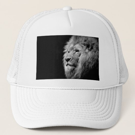 Black White Lion Portret - Dierfotografie Trucker Pet (Voorkant)