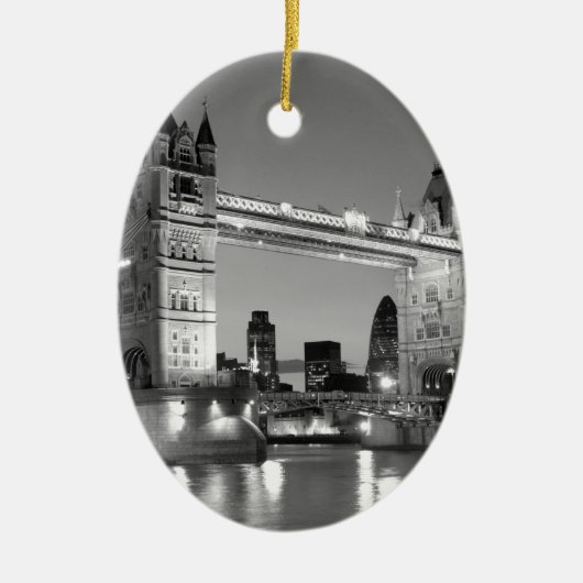 Black White London Tower Bridge Keramisch Ornament (Voorkant)