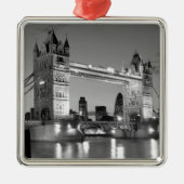 Black White London Tower Bridge Metalen Ornament (Voorkant)