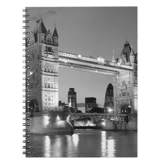 Black White London Tower Bridge Notitieboek (Voorkant)