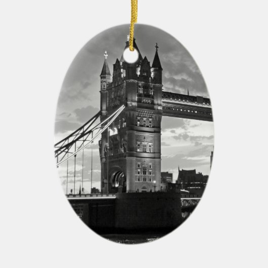 Black White London Tower Bridge Verenigd Koninkrij Keramisch Ornament (Voorkant)