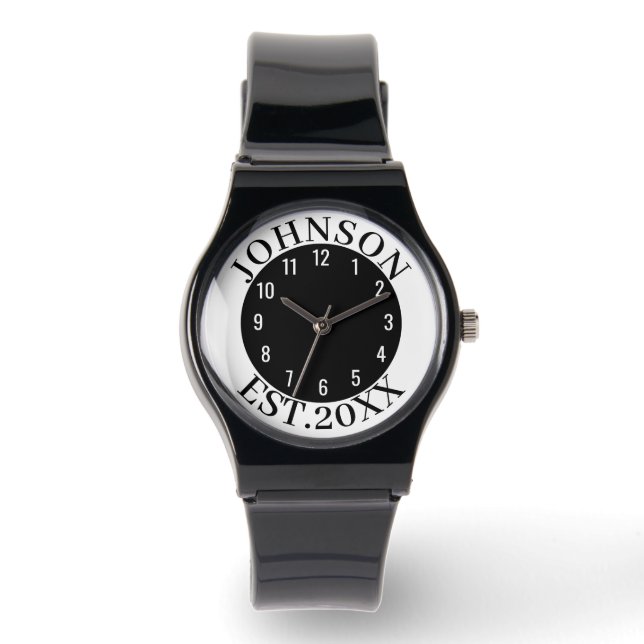 Black & White Minimal Personalized Family Name Est Horloge (Voorkant)