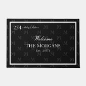 Black White Monogram Family Name House Number Deurmat (Voorkant)