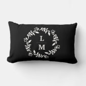 Black & White Monogram Wreath Lumbar Pillow Kussen (Voorkant)