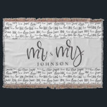 Black White Mr. en Mrs. Married liefde bruiloft ca Deken<br><div class="desc">Ontwerp "Black White Mr. and Mrs Married Love Wedding Gift Throw Blanket": 🤵👰 Mr. and Mrs. Throw Blanket: Deze gooi deken is een perfect huwelijksgeschenk voor de pasgetrouwden. Vier hun verbintenis met een gepersonaliseerde en stijlvolle toevoeging aan hun huis. Moderne Typografie: Het woord "Liefde" in de moderne typografie staat centraal...</div>