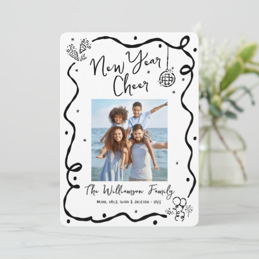 Black White New Year Cheer Photo Hand Drawn Doodle Feestdagenkaart (Staand voorkant)