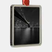 Black White New York City Skyline Metalen Ornament (Rechts)