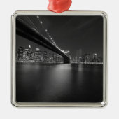 Black White New York City Skyline Metalen Ornament (Voorkant)
