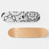 black&white  pattern with mandalas skateboard (Horizontaal)