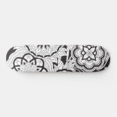 black&white  pattern with mandalas skateboard (Horizontaal)