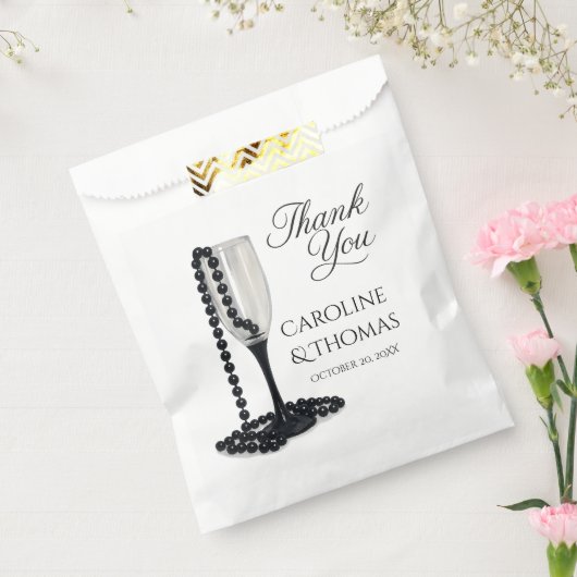 Black & White Pearl Champagne Glass Wedding Bedankzakje (Gezegeld)