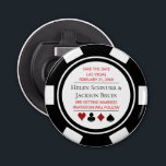 Black White Poker Chip Bewaar de datum Vegas Weddi Button Flesopener<br><div class="desc">Duw uw uw gasten door hen deze zwarte en witte pokerchip te verzenden sparen de openers van de datumknoop flessen. Ze wachten vol ongeduld op de officiële uitnodiging voor deze leuke bruiloft.</div>