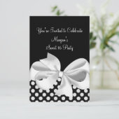 Black White Polka Dot Ribbon Sweet 16 Uitnodiging (Staand voorkant)