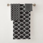 Black White Quatrefoil Patroon Bad Handdoek (Insitu)