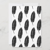Black & White Rustic Feather Linocut uitnodiging (Achterkant)