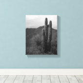 Black & White Saguaro Cactus in Heuvels 8x10 Canvas Afdruk (Insitu (Houten vloer))