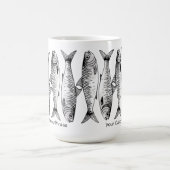 Black White Sardine Line-up Art Aangepaste naam Koffiemok (Center)