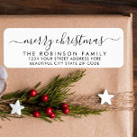 Black White Script Christmas Return-adreslabel Etiket<br><div class="desc">Modern Elegant Zwart-wit Script Familienaam Kerstteruggave Adreslabels. Met een  handgeschreven kalligrafie swash-tail lettertype script met gezegde "Merry Christmas". Geweldig voor de kerstvakantie,  gemakkelijk te personaliseren met uw namen en retour adres info.</div>