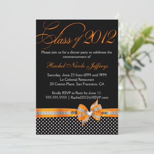 Black White Sinaasappel Polka Dot Afstuderen Invit Kaart (Staand voorkant)