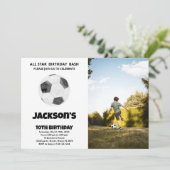 Black White Soccer Birthday Invitations met foto Kaart (Staand voorkant)