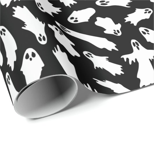 Black White Spooky Ghosts Halloween Pattern Cadeaupapier (Rol Hoek)