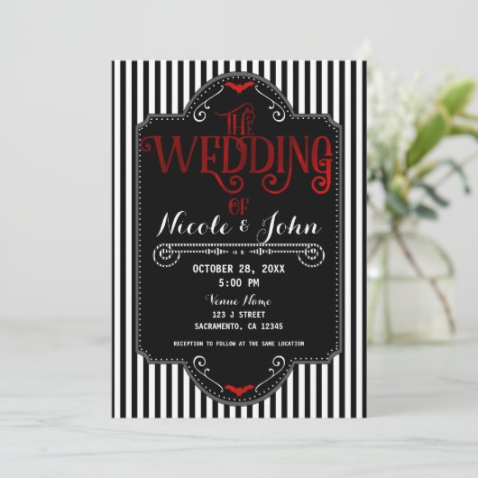 Black White Stripes Red gothic Bat Wedding Kaart (Staand voorkant)