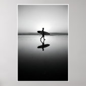 Black & White Surfer bij zonsondergang Poster (Voorkant)