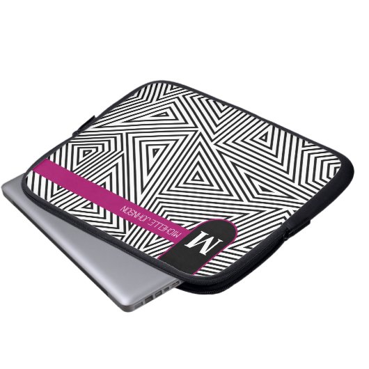 Black White Triangle Pattern Laptop Case (Voorkant onderkant)
