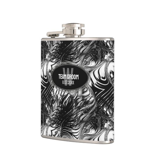 Black White Wavy Pattern Groomsmen Gift Heupfles (Links)