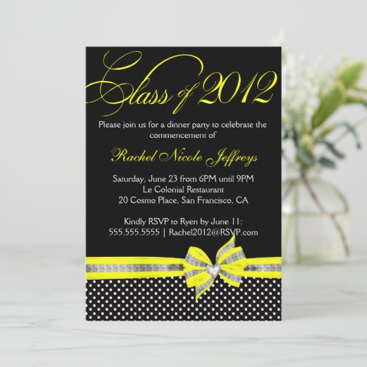 Black White Yellow Polka Dot Afstuderen Invitation Kaart (Staand voorkant)