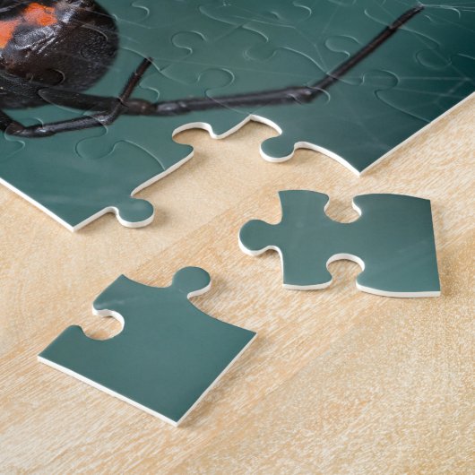 Black Widow Spider Legpuzzel (Zijkant)