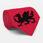 Black Winged Wales Dragon Silhouette op Red Stropdas (Opgerold)