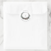 Black Winter Pinecone Berry Wreath Monogram Classi Ronde Sticker (Tas)